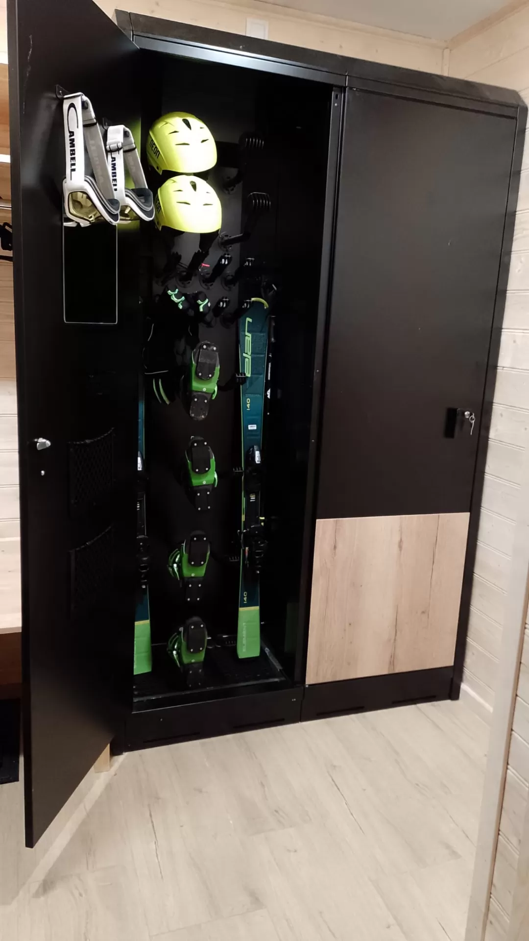 Szafka na Sprzęt Narciarski